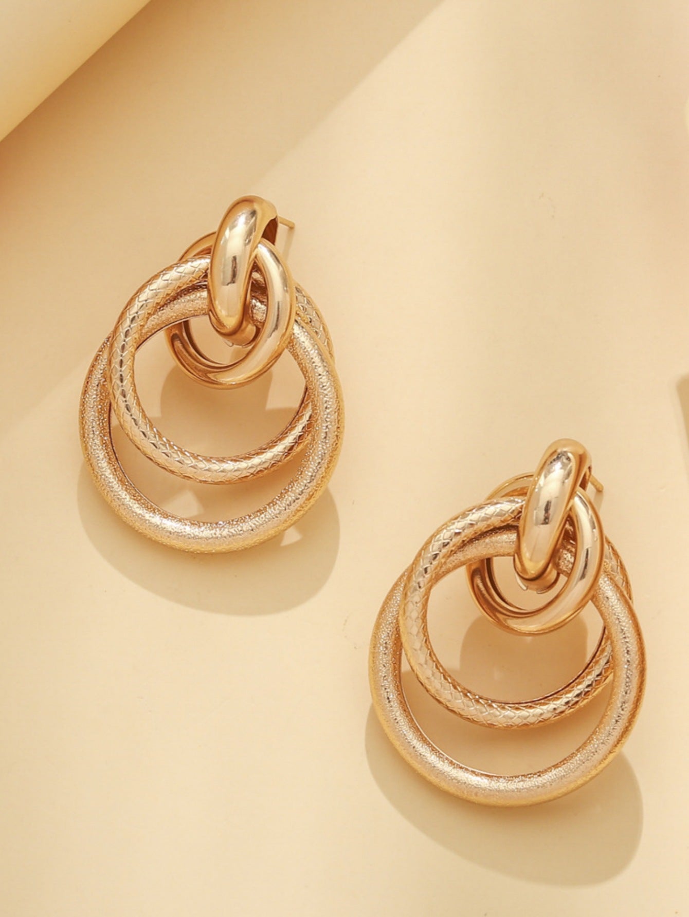 Cross-Border Personalized Bold Geometric Metal Fashionable Retro Elegant Trendy Cool-Girl Style Pearl Earrings