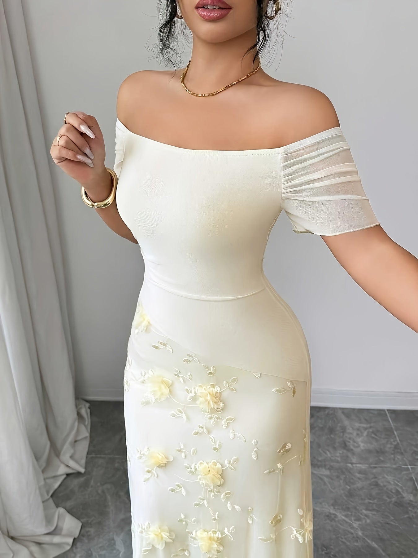 A New Elegant And Three-dimensional Floral Fabric Spliced Off-the-shoulder, Figure-hugging Mesh Mid-length Dress For Women In Summer